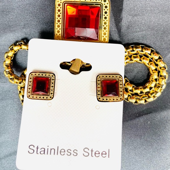 FASHION JEWELRY NECKLACE & EARRINGS SET GOLD COLOR STAINLESS STEEL RED PENDANT - Picture 9 of 9